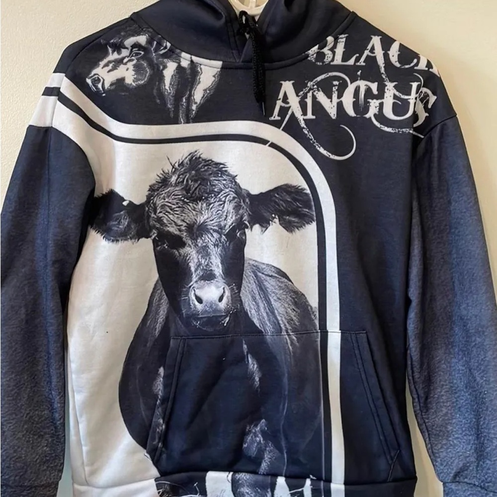 Black Angus Graphic Pullover Hoodie - Black & White
